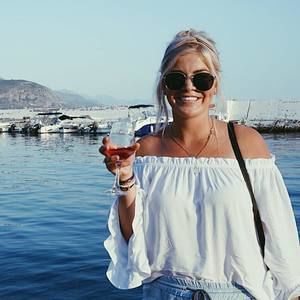 Meet your Posher, Monica